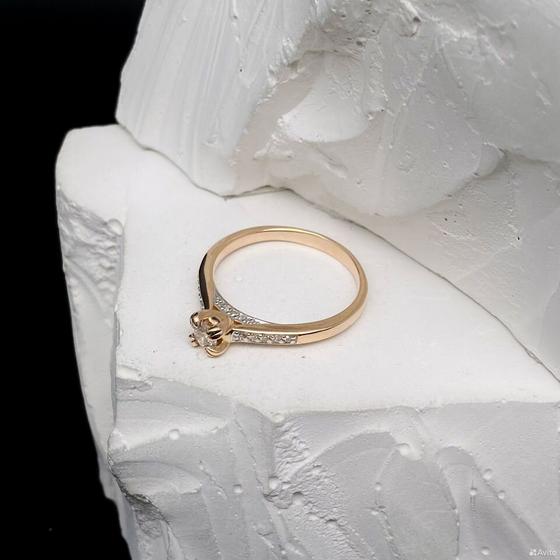 Золотое кольцо с бриллиантами 585пр. размер: 16,5