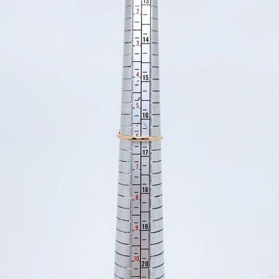 Золотое кольцо с камнями 585пр. размер: 16,5