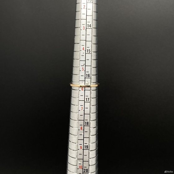 Золотое кольцо с камнями 585пр. размер: 16,4
