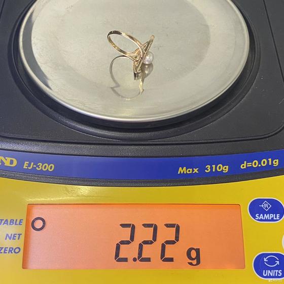 Золотое кольцо с камнями 585пр. размер: 17