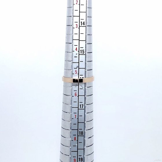 Золотое кольцо 585пр. вес: 1,33гр. размер: 16