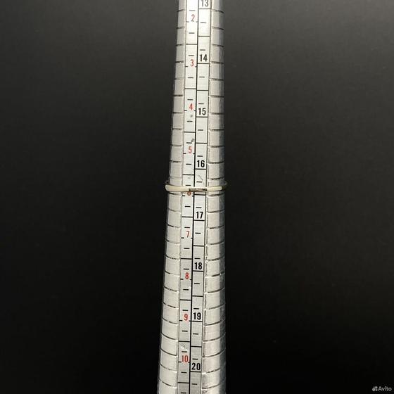 Золотое кольцо с камнями 585пр. размер: 16,3