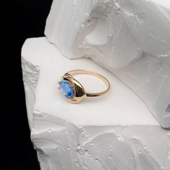 Золотое кольцо с камнем 585пр. размер: 16,8