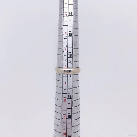 Золотое кольцо 585пр. вес: 2,12гр. размер: 16,7