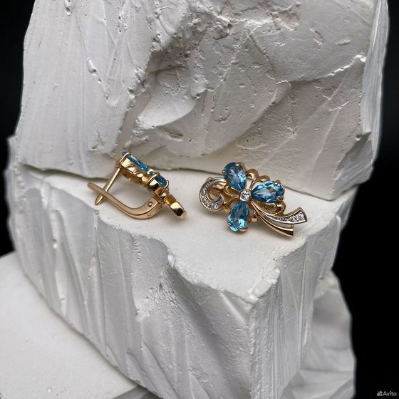 Золотые серьги с камнями 585пр. вес: 5,47гр