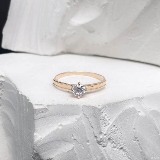 Золотое кольцо с камнем 585пр. размер: 14,8