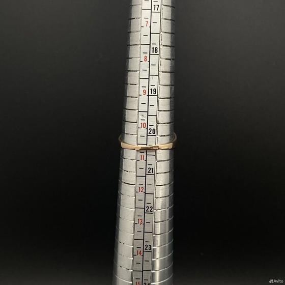 Золотое кольцо с камнями 585пр. размер: 20,3