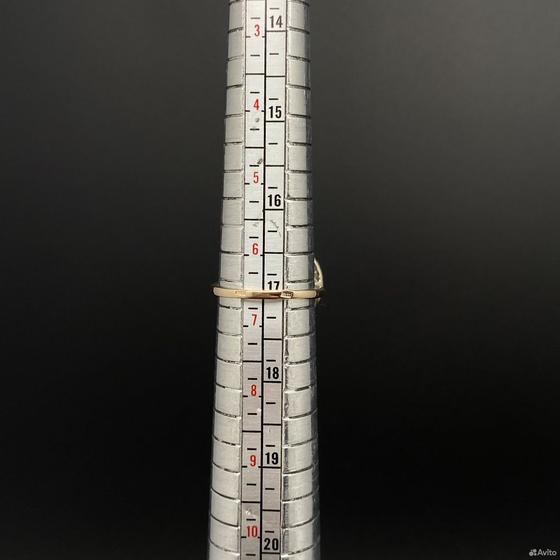 Золотое кольцо с камнями 585пр. размер: 17