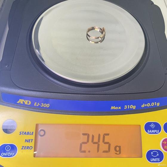 Золотое кольцо 585пр. вес: 2,45гр. размер: 16