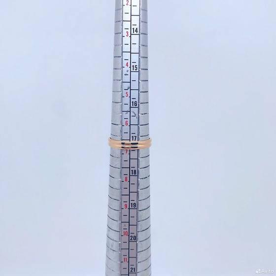 Золотое кольцо с камнями 585пр. размер: 17