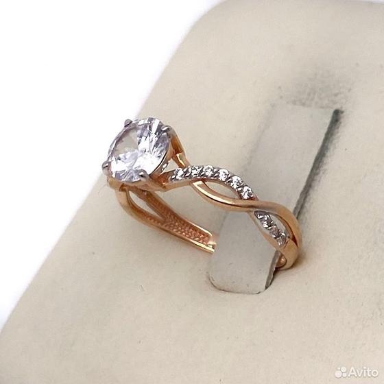 Золотое кольцо с камнями 585пр. размер: 15,3