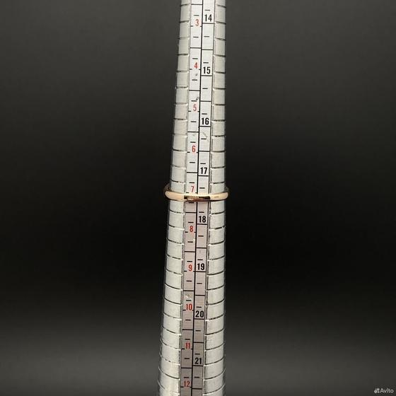Золотое кольцо с камнями 585пр. размер: 17,5