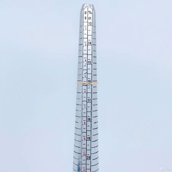 Золотое кольцо с камнями 585пр. размер: 16