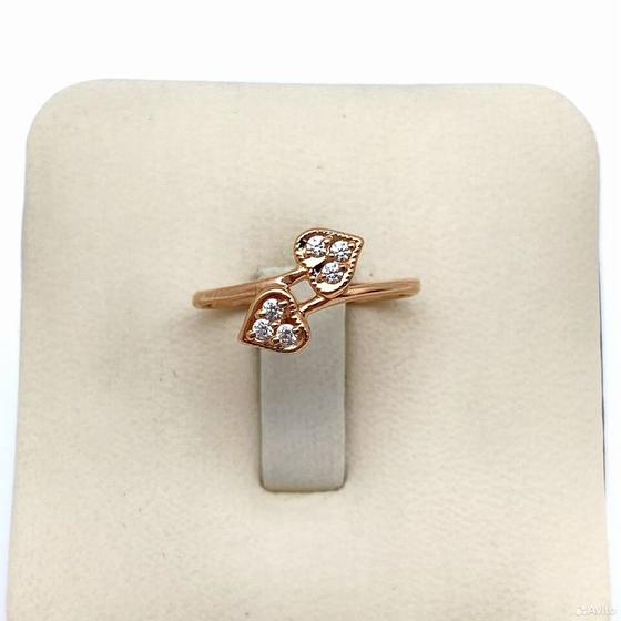 Золотое кольцо с камнями 585пр. размер: 16