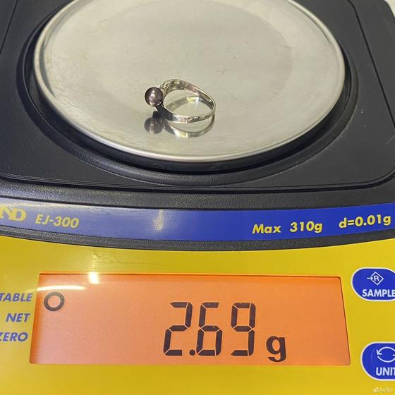 Золотое кольцо с бриллиантами 585пр. размер: 17