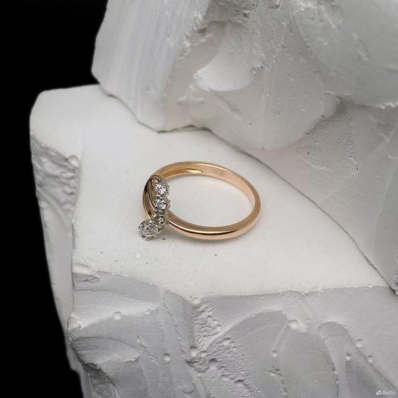 Золотое кольцо с бриллиантами 585пр. размер: 15