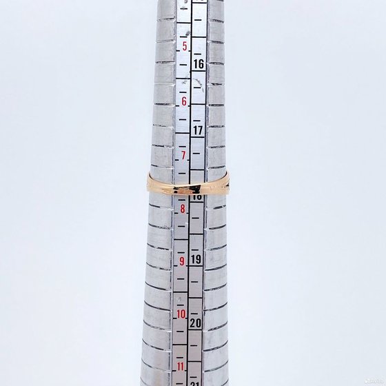 Золотое кольцо с камнем 585пр. размер: 17,9