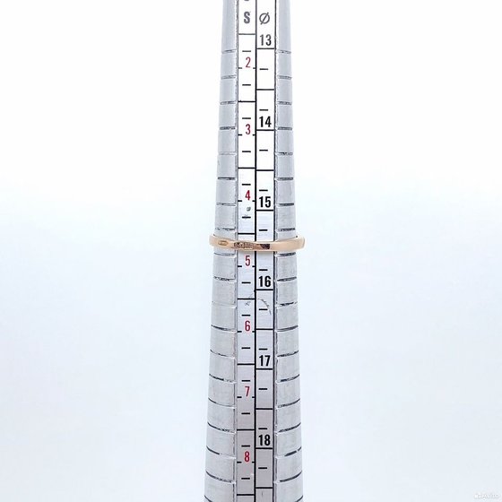Золотое кольцо с камнями 585пр. размер: 17,3