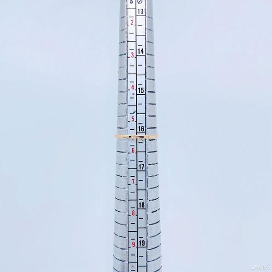Золотое кольцо с камнями 585пр. размер: 16,1