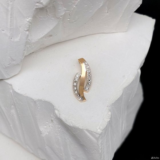 Золотая подвеска с бриллиантами 585пр. вес: 0,79гр