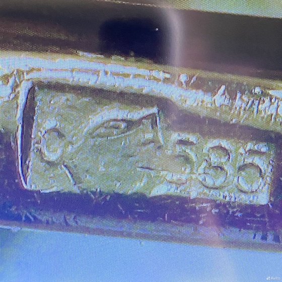Золотое кольцо с камнями 585пр. размер: 16,5