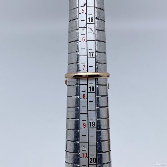 Золотое кольцо с камнями 583пр. размер: 17,5