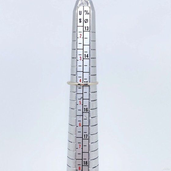 Золотое кольцо с бриллиантами 585пр. размер: 15