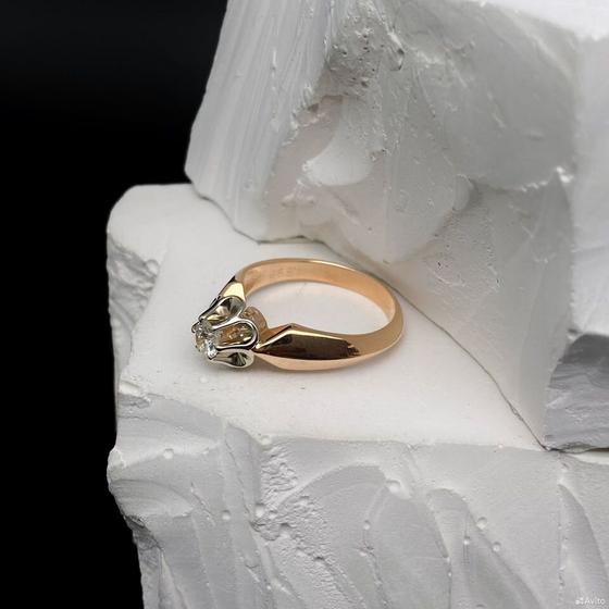 Золотое кольцо с бриллиантом 583пр. размер: 17,5