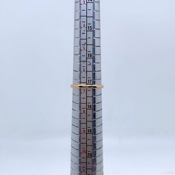 Золотое кольцо с камнями 585пр. размер: 17,1