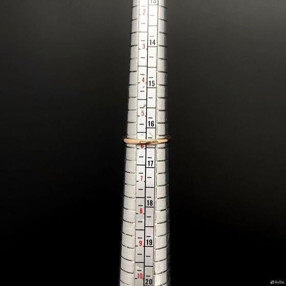 Золотое кольцо с камнями 585пр. размер: 16,3