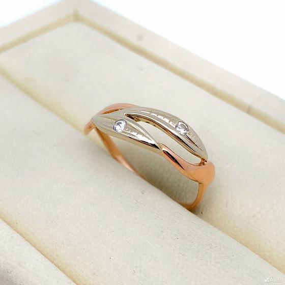 Золотое кольцо с камнями 585пр. размер: 16,5