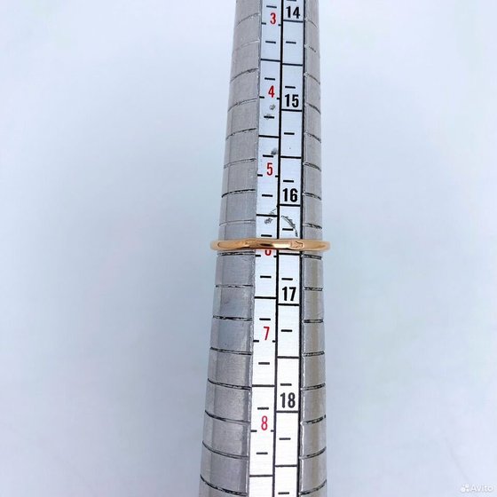 Золотое кольцо с камнями 585пр. размер: 16,4
