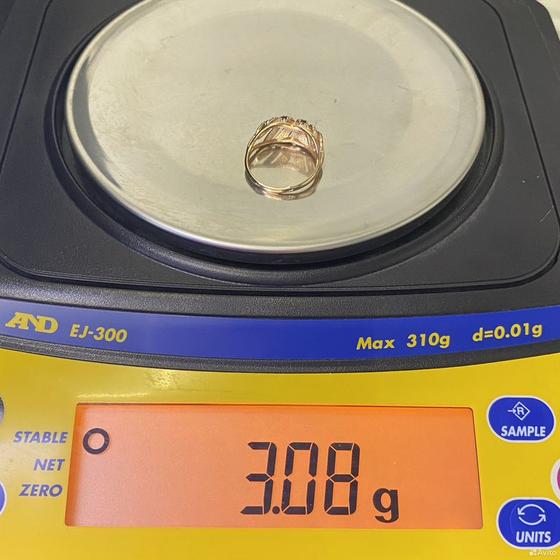 Золотое кольцо с камнями 585пр. размер: 17,3