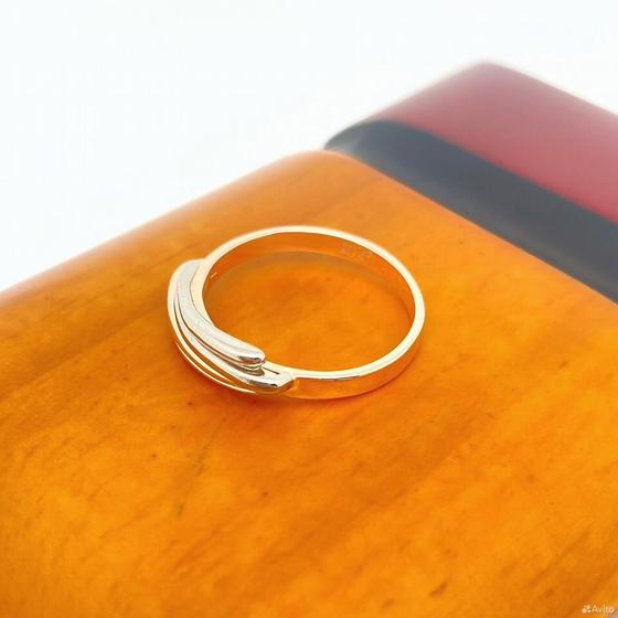 Золотое кольцо 585пр. вес: 2,45гр. размер: 16