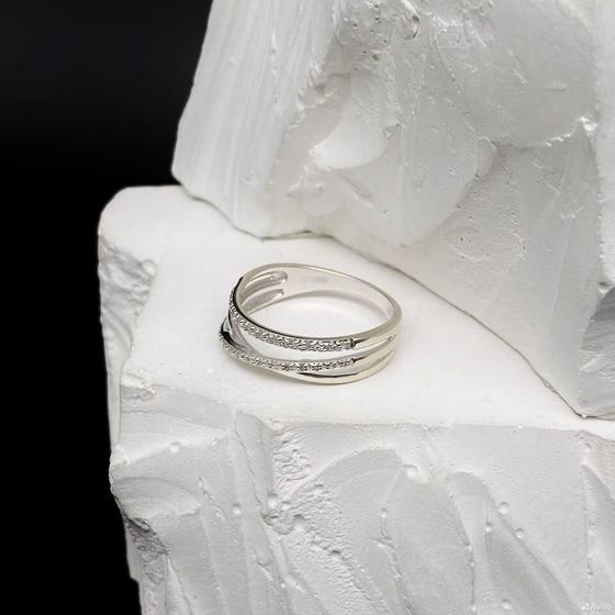 Золотое кольцо с бриллиантами 585пр. размер: 16,3