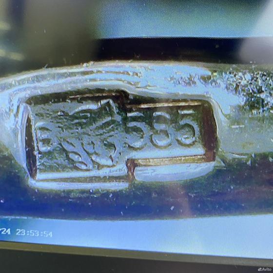 Золотое кольцо с камнями 585пр. размер: 17,3