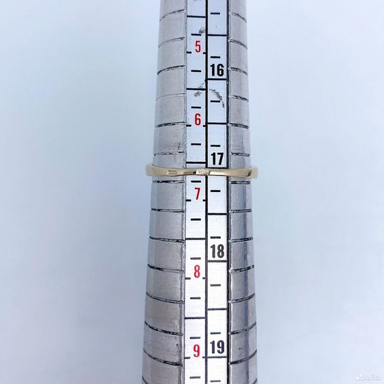 Золотое кольцо с камнями 585пр. размер: 17