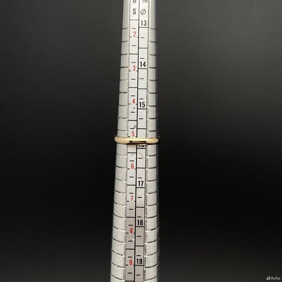 Золотое кольцо 585пр. вес: 1,52гр. размер: 15,8