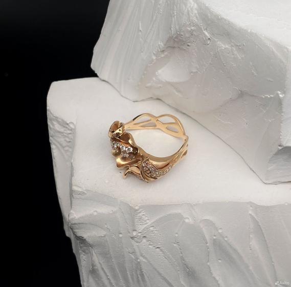 Золотое кольцо с бриллиантами 585пр. размер: 17,5