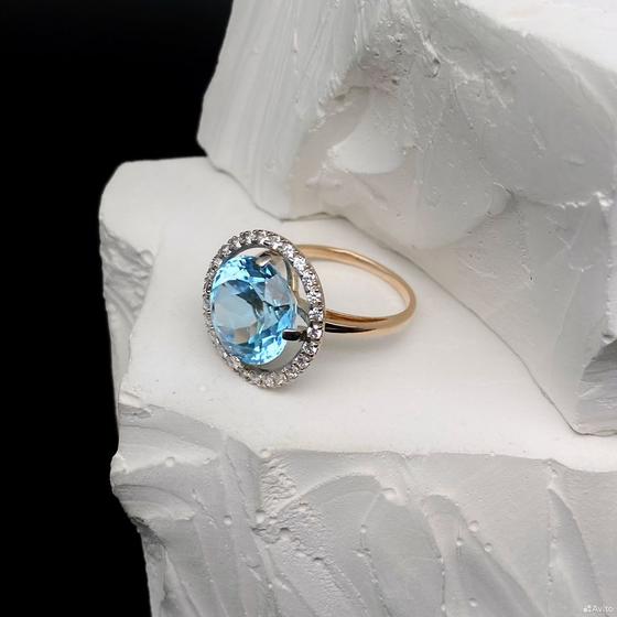 Золотое кольцо с камнями 585пр. размер: 17