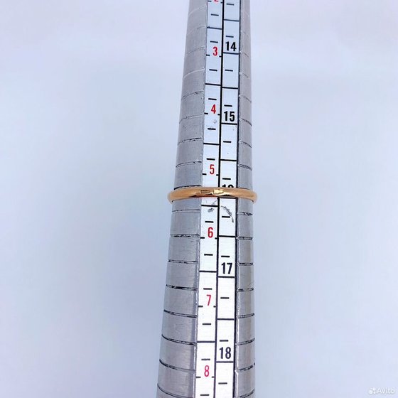 Золотое кольцо с камнями 585пр. размер: 16