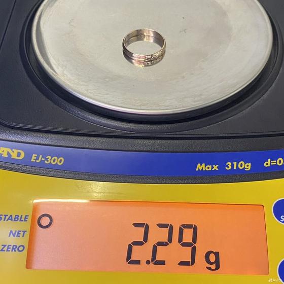 Золотое кольцо с бриллиантами 585пр. размер: 17,8