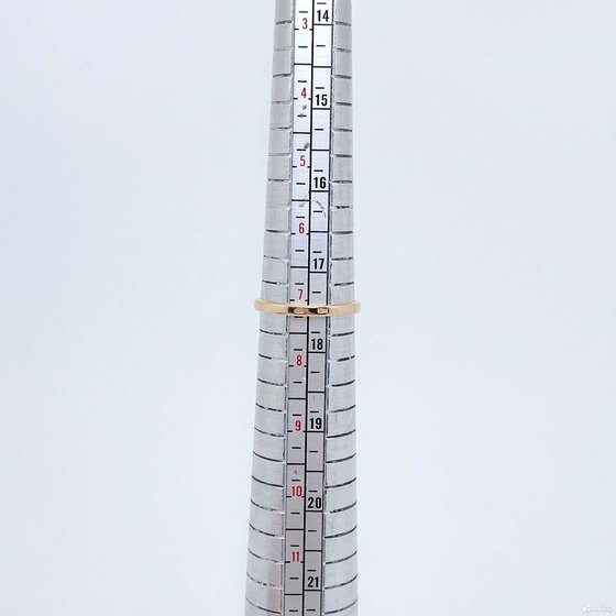 Золотое кольцо с камнями 585пр. размер: 17,5
