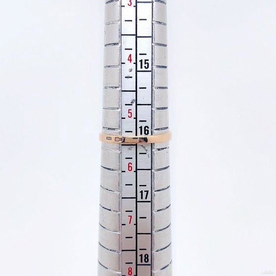 Золотое кольцо с камнями 585пр. размер: 16
